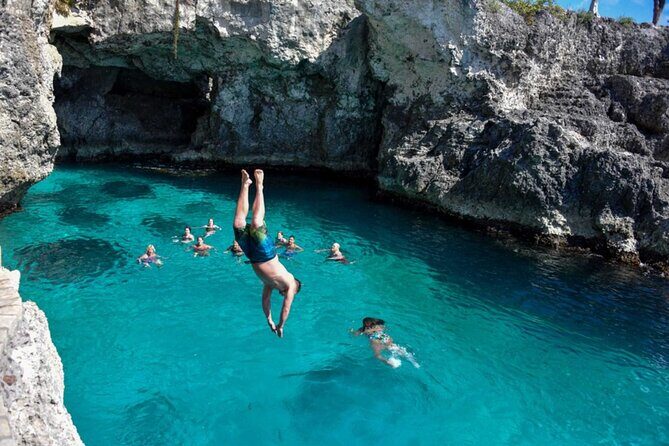 Full Day Tour to Rick's Cafe and Negril Beach - Return and Reflection