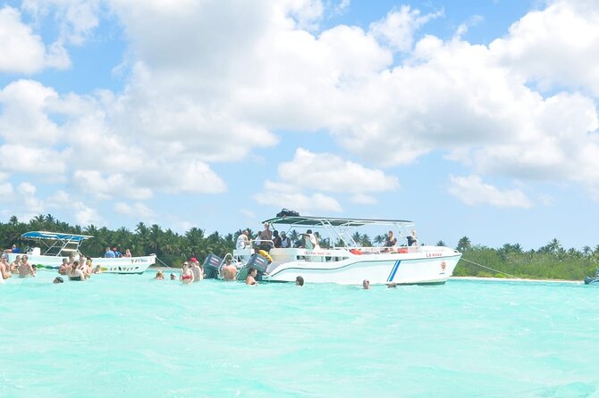 Full Day Tour to Saona Island by Catamaran and Speedboat - Itinerary Highlights