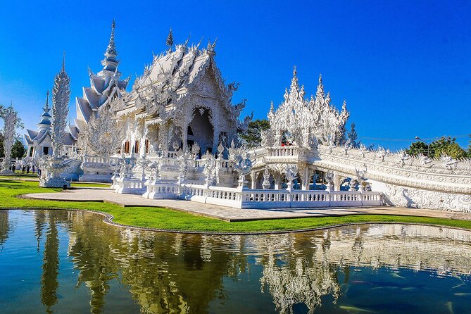 Full Day Tour White Temple Black House and Blue Temple With Lunch - Tour Guide and Language Barrier