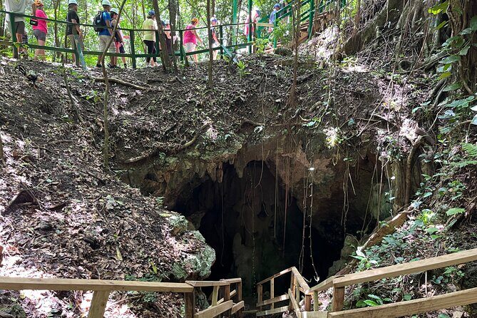 Full Day Tour Window Cave and Hiking on the Beach - Coastal Hiking to La Cueva Las Golondrinas