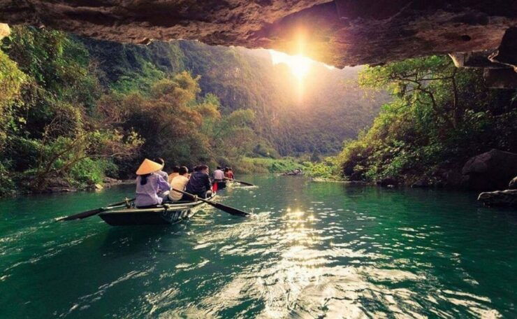 Full Day Trang An, Bai Dinh, Mua Cave, Bus, Lunch & Guide - Activities & Experiences