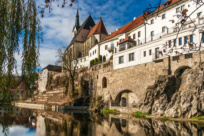Full-Day Trip From Prague to Cesky Krumlov - Meeting and Pickup