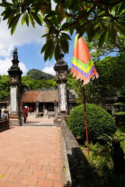 Full Day Trip Hoa Lu - Tam Coc -Biking With Bufet From Hanoi - Itinerary Highlights