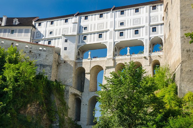 Full-Day Trip to ČEský Krumlov From Prague - Itinerary Highlights