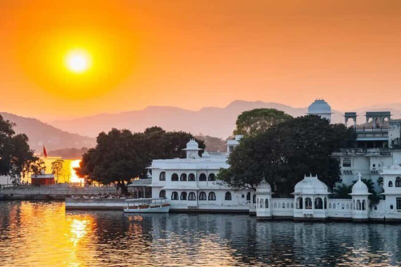 Full-Day Udaipur City Private Tour with Transport & Guide - Why This Tour Offers Great Value