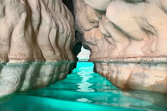 Full-Day Wadi Shab and Bimmah Sinkhole Tour - Maximum Travelers