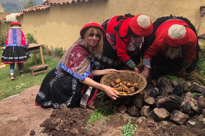 Full Day Weavers of Hope Experience in Patabamba - Gratuities: Included in Experience