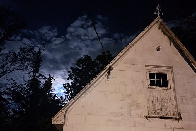 Full Paranormal Investigation at Night in a Gettysburg Estate - Paranormal Equipment Provided