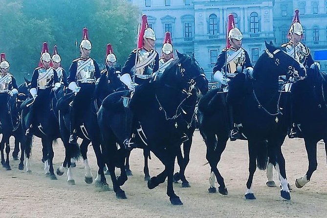 Full Royal Tour: Royal London & Buckingham Palace Tour - What To Expect