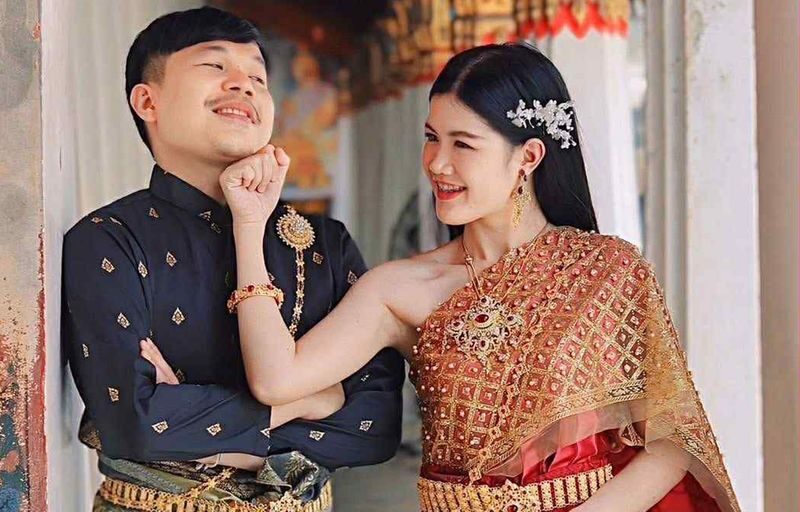 Full Set Thai Costume Rental in Bangkok + Hairdo & Makeup - Getting dressed at Miracle Complex