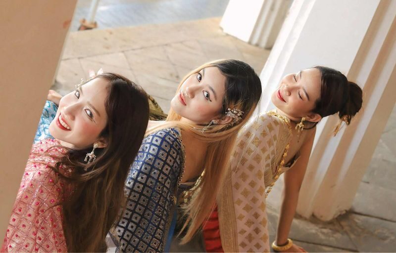 Full Set Thai Costume Rental in Bangkok + Hairdo & Makeup - From the shop to Wat Arun