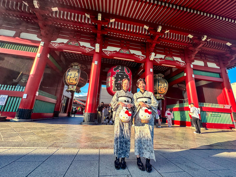 Full Tokyo: Meiji Shrine, Imperial Palace, Asakusa & Skytree Ticket - A one-day route through several Tokyos