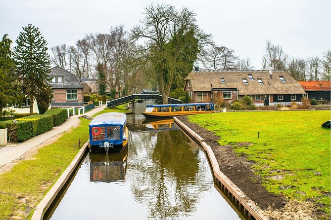 Full Day Guided Tour to Giethoorn With Boat Ride From Amsterdam - Guide Information