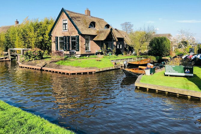 Full Day Guided Tour to Giethoorn With Boat Ride From Amsterdam - Activity Highlights