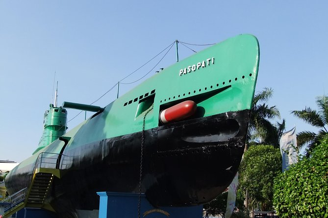 Full Day Private Trip Surabaya With Lunch - Private Vehicle Transportation