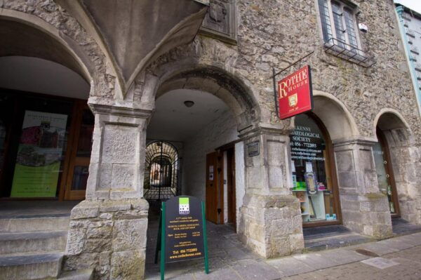 Fun Family Walking Tour in Kilkenny - Exploring Kilkenny Castle
