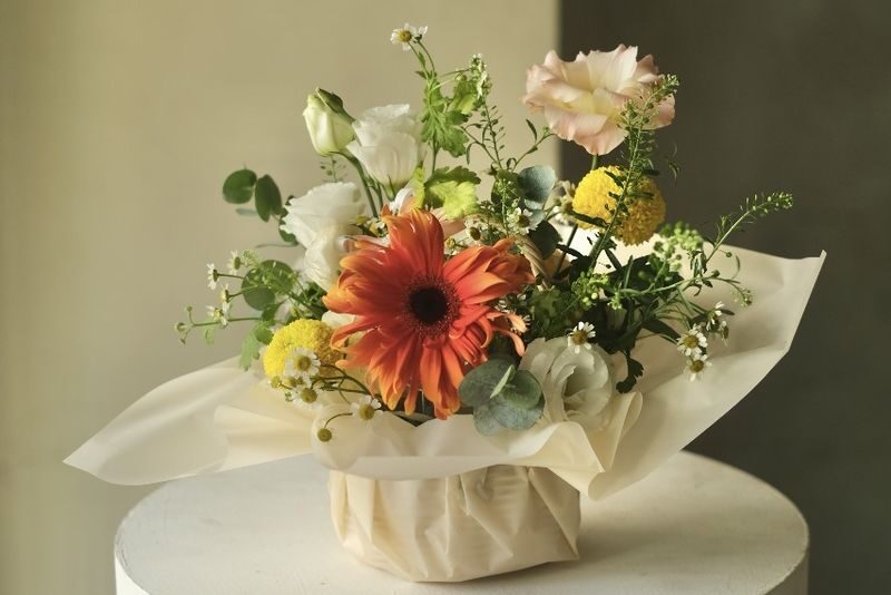 Fun Flower Workshop in Jakarta with Baleton Flowerchef - A flower workshop, not a flower-arranging demonstration