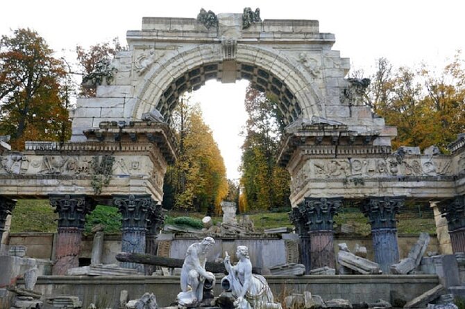 Fun & Mobile Scavenger Hunt Through the Schönbrunn Palace Park - Private Transportation