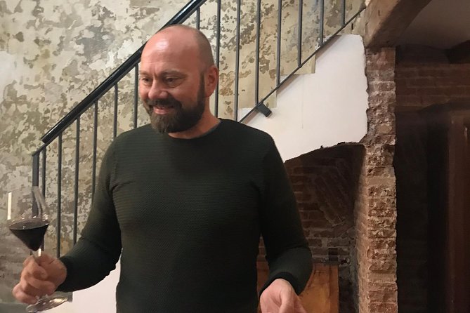 Fun Wine Tasting in Barcelona With a Sommelier! - Private Tasting Experience With Sommelier