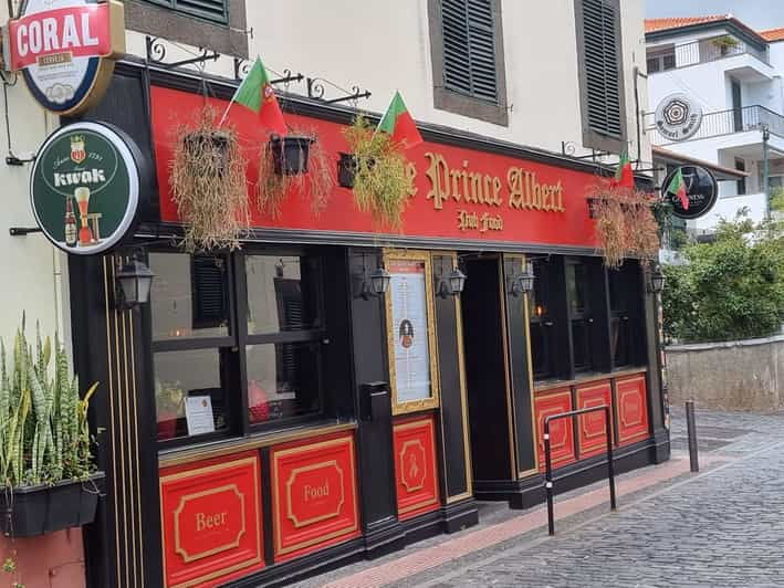 Funchal: Pub Crawl - Itinerary and Transportation
