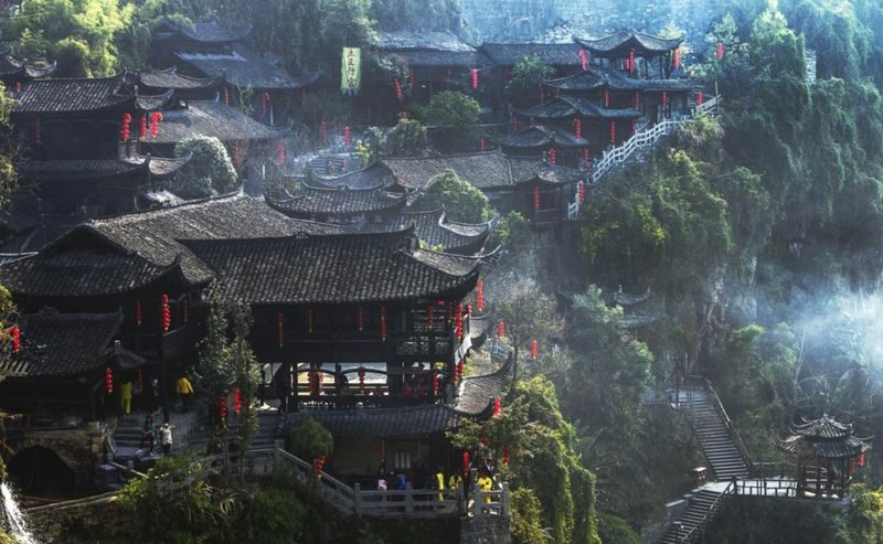 Furong Town - Stone streets, Tujia buildings and local food