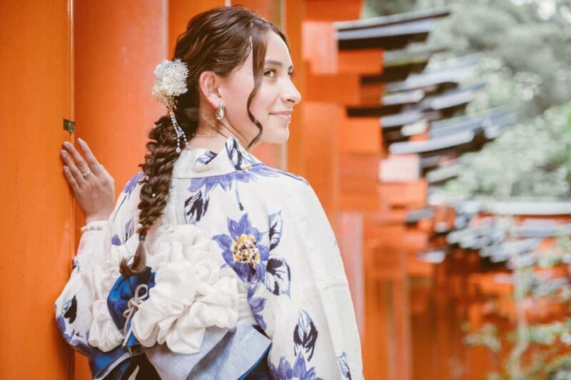 Fushimi Inari Photoshoot - Day or Night | Torii Gates & More - Good To Know