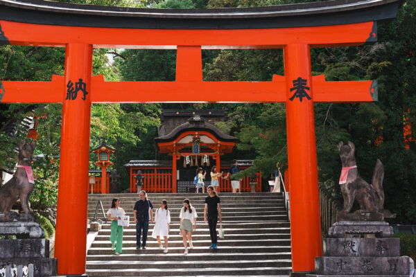 Fushimi Inari Taisha Shrine: Guided Walking Tour With Guide - Exploring Fushimi Inari Taisha Shrine