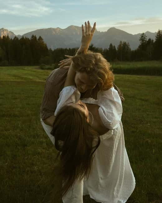 Füssen: Cinematic Photoshoot Couples, Solo & Groups - Why the Cinematic Style Matters