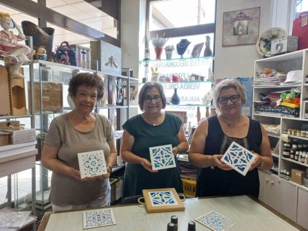 Gaia: Tile Painting Workshop, Port Wine and Pastel De Nata - Local Culture and Traditions