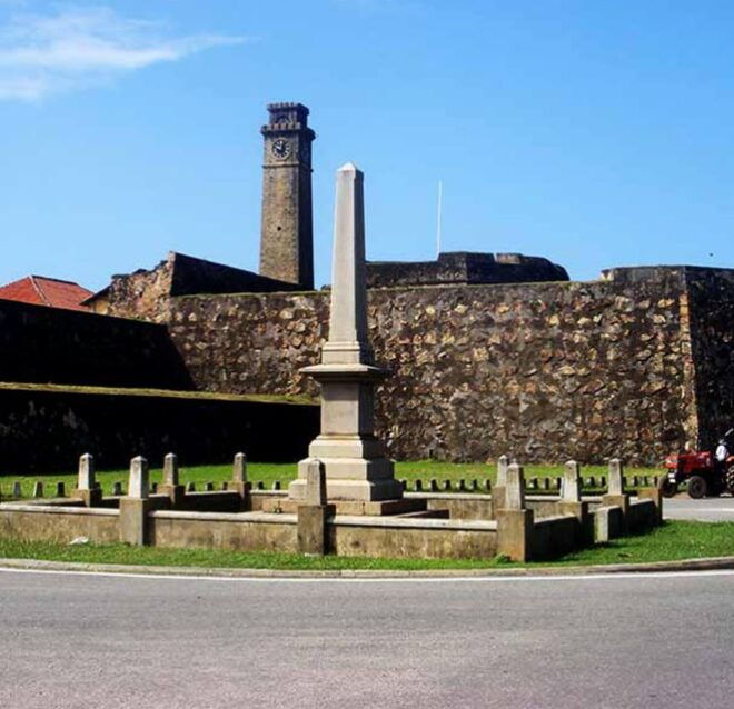 Galle Fort and Fish Massage From Colombo - Foot Massage by Fish at an Outdoor Parlor