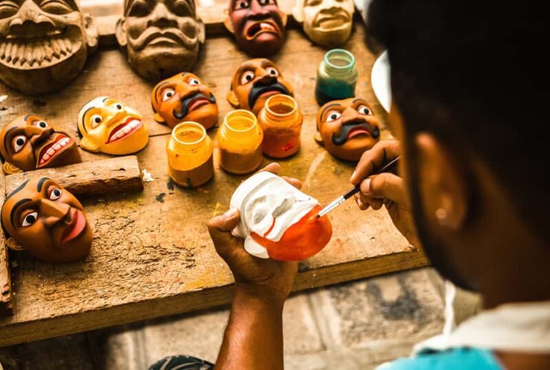 Galle/Kandy: Traditional Mask Painting Workshop - Discovering the Traditional Mask Painting Workshop in Kotapola, Sri Lanka