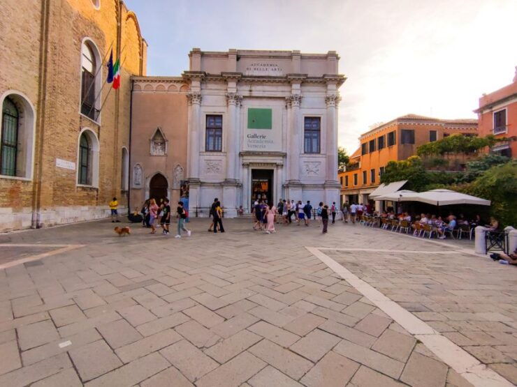 Gallerie Dellaccademia: Family Tour - Language and Group Details