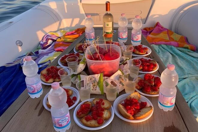 Gallipoli - Porto Selvaggio Torre Uluzzo Boat Tour + Aperitif - Exploring Iconic Landmarks