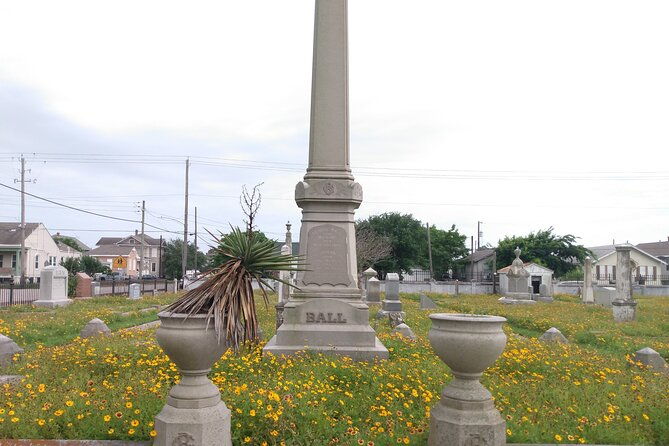 Galveston Cemetery Tour with Ghost Hunting Equipment - Good To Know