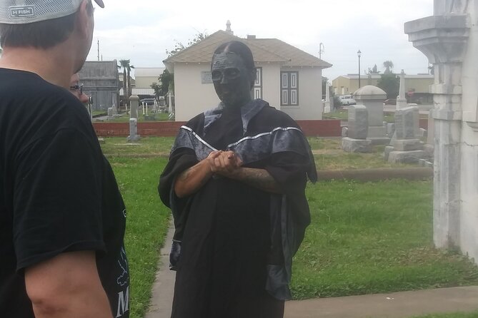 Galveston Cemetery Tour With Ghost Hunting Equipment - Meeting and Pickup Details