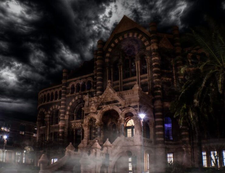 Galveston: Ghosts of the Gulf Haunted Walking Tour - Tour Experience