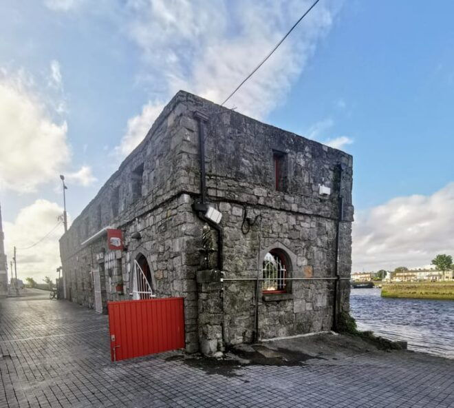 Galway: Evening Guided Walking Tour of the Latin Quarter - Starting Point: Saint Nicholas Collegiate Church