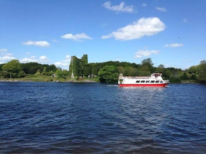Galway: Scenic Cruise of Corrib River and Lake - Onboard Amenities and Comforts