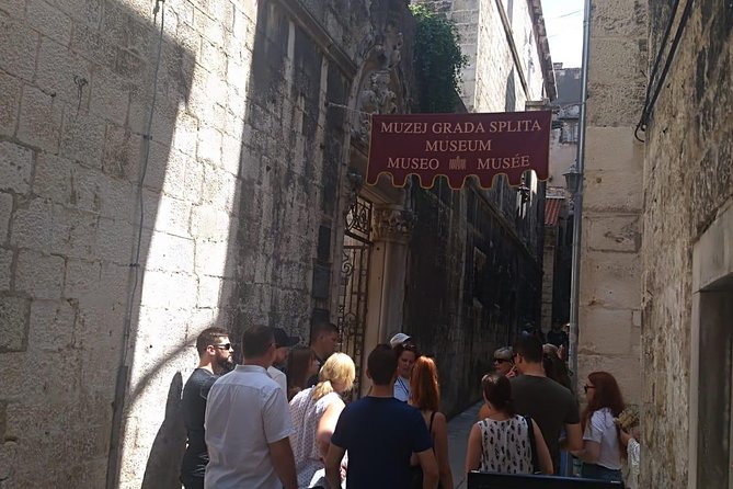 Game of Thrones -A Dragon Is Not a Slave Tour - Tour Details