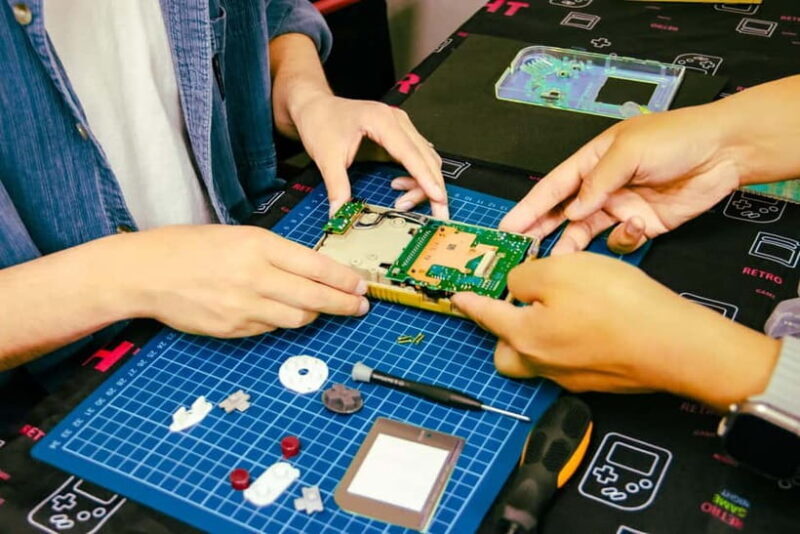 Gameboy Mod Workshop at Akihabara, Tokyo - An Unforgettable Way to Experience Tokyo’s Retro Gaming Scene