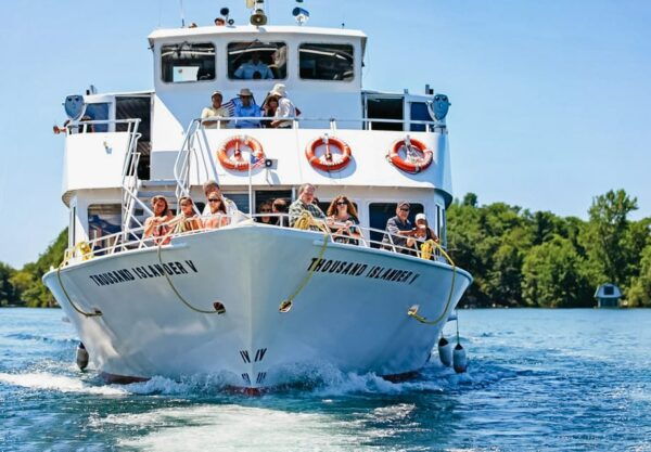 Gananoque: 1000 Islands Cruise With Boldt Castle Admission - Highlights of the Cruise