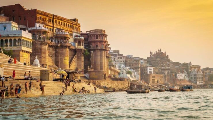 Ganga Ghat Arti With Roof Café Close to Ganges - Pricing and Inclusions