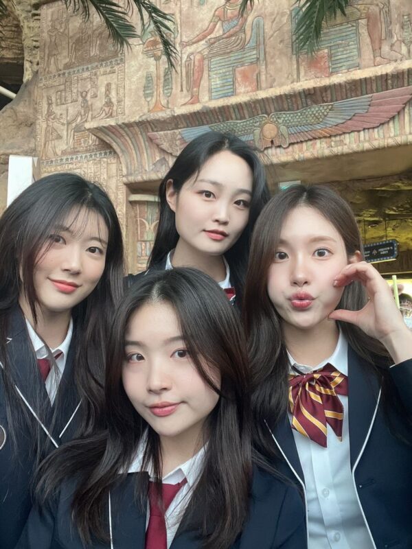 Gangnam Gyobok K-style School Uniform Rental in Seoul - Wearing your uniform around Jamsil