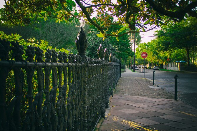Garden District Secrets and Scandals Tour - Architecture and History