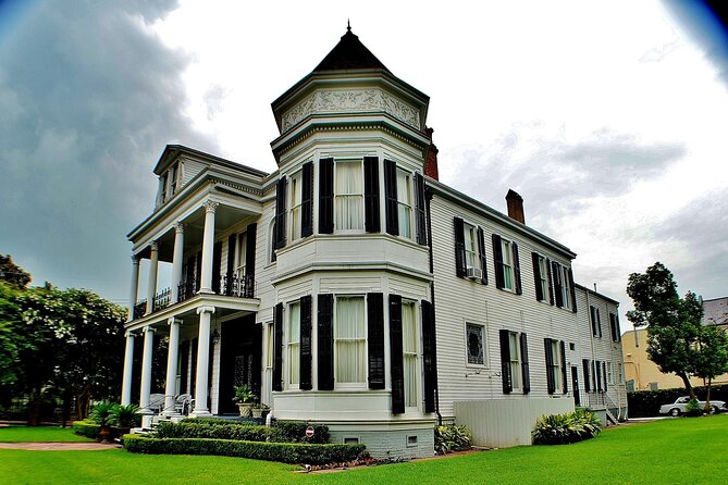 Garden District Tour - City of the Dead
