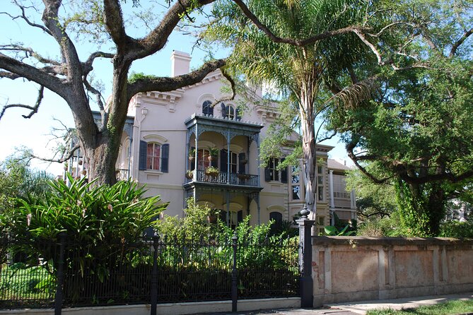 Garden District Tour Extra Small Group of 9 or Less - Group Size Limit
