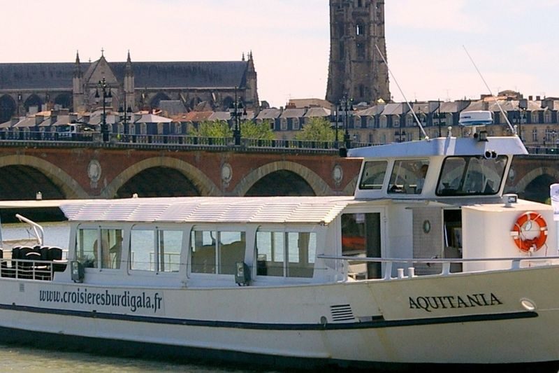 Garonne River Sightseeing Cruise in Bordeaux - Is the wine and canelé package worth it?