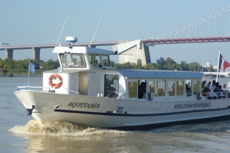 Garonne River Sightseeing Cruise in Bordeaux - Getting to Pontoon of Honor on time