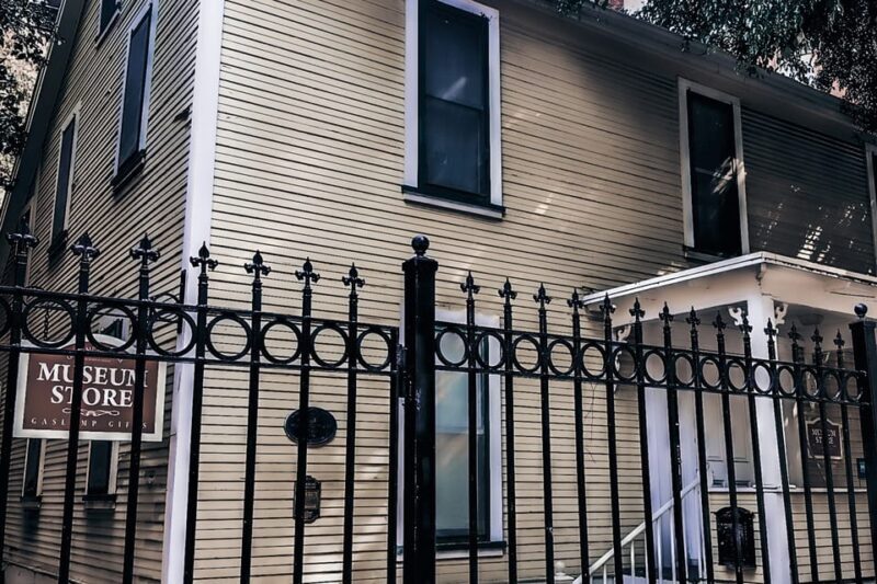 Gaslamp's Wild Past: Daytime History Tour - The Sum Up