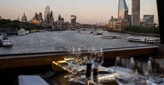 Gastronomic 6-Course Fine-Dining Dinner on Luxury London Bus - Sightseeing Highlights